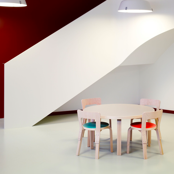 Round table for outlet children