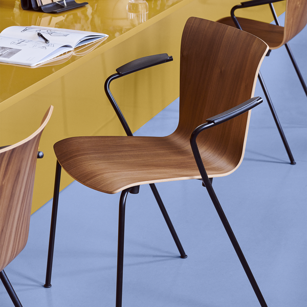 Vico Duo Armchair VM111 by Fritz Hansen — haus®