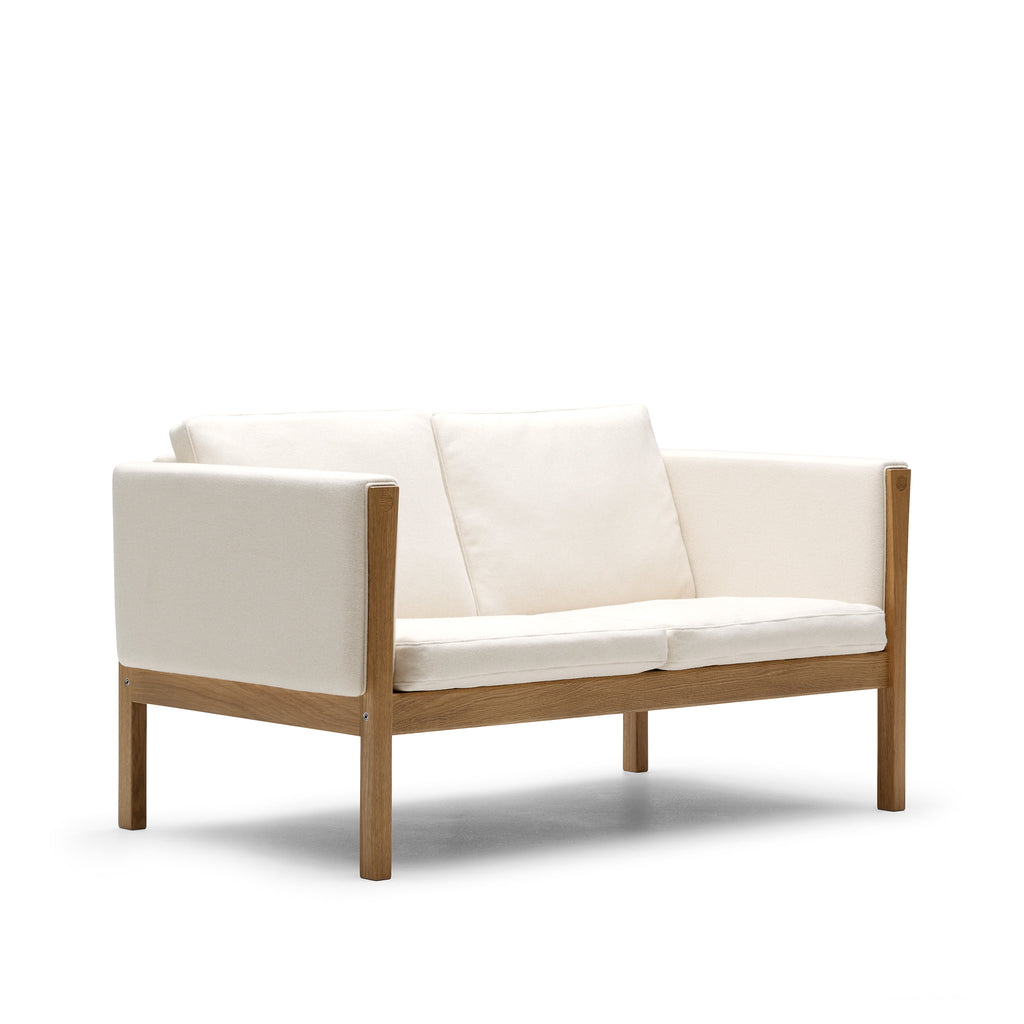 CH162 Sofa by Carl Hansen & Søn