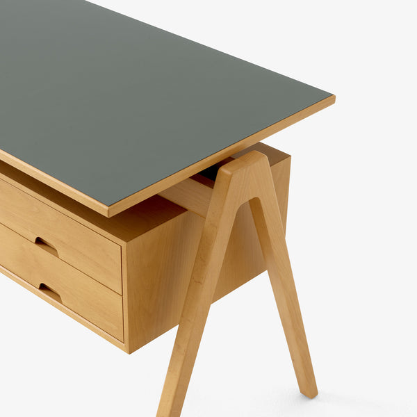 Daystak Desk RD3 by Robin Day — haus®