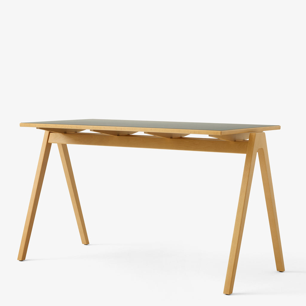 Daystak Table RD2 by Robin Day