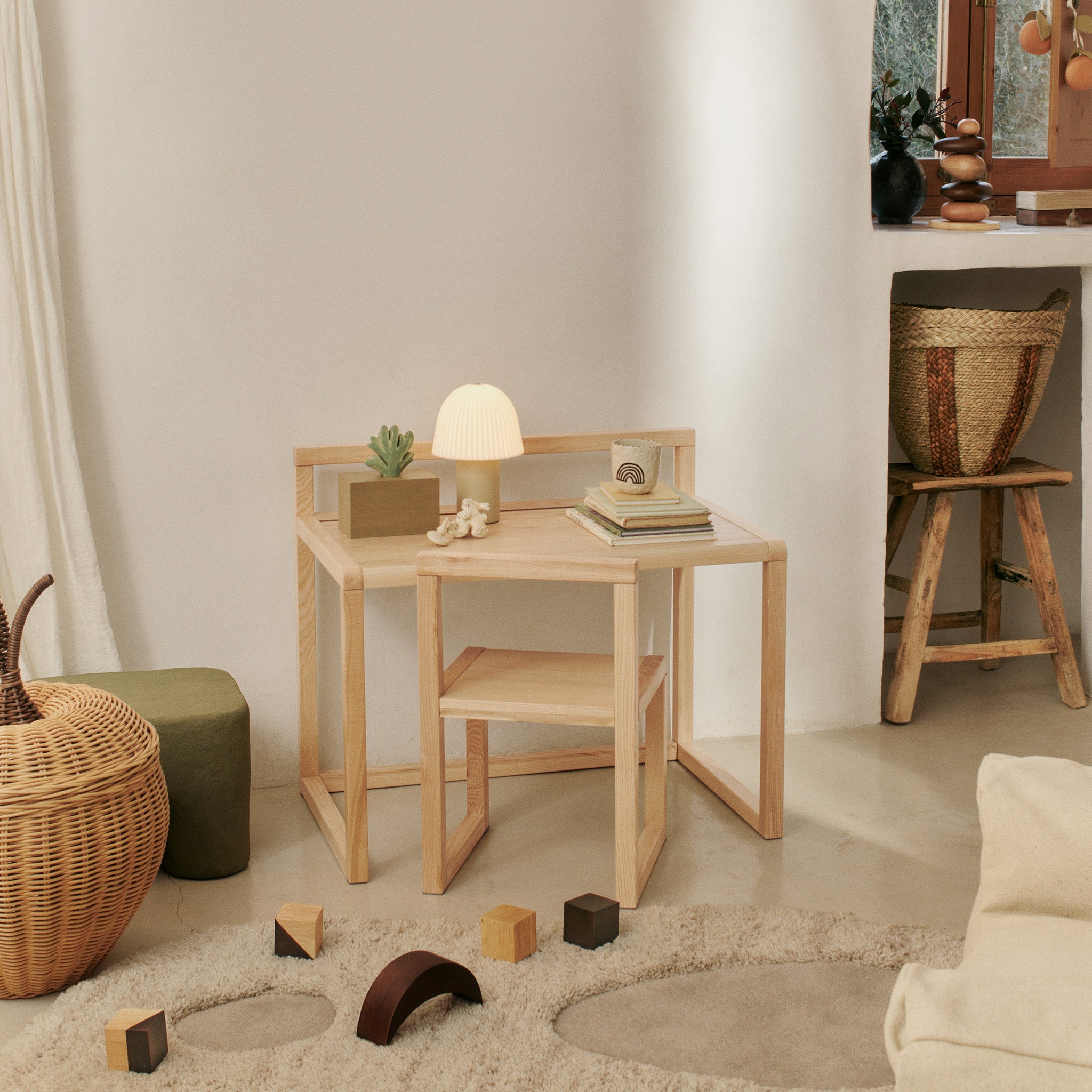 KENT Now Family New Traditional パブミラー Frill Kids Portable Lamp by Ferm Living — haus®