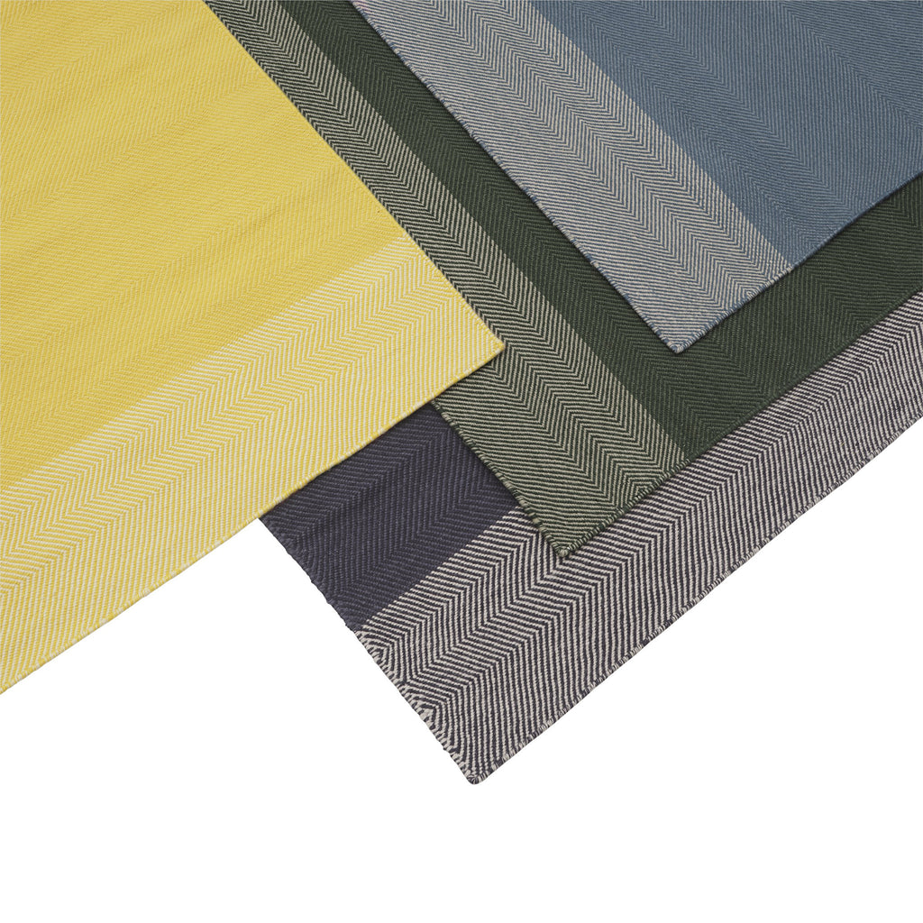 Varjo Rug by Muuto