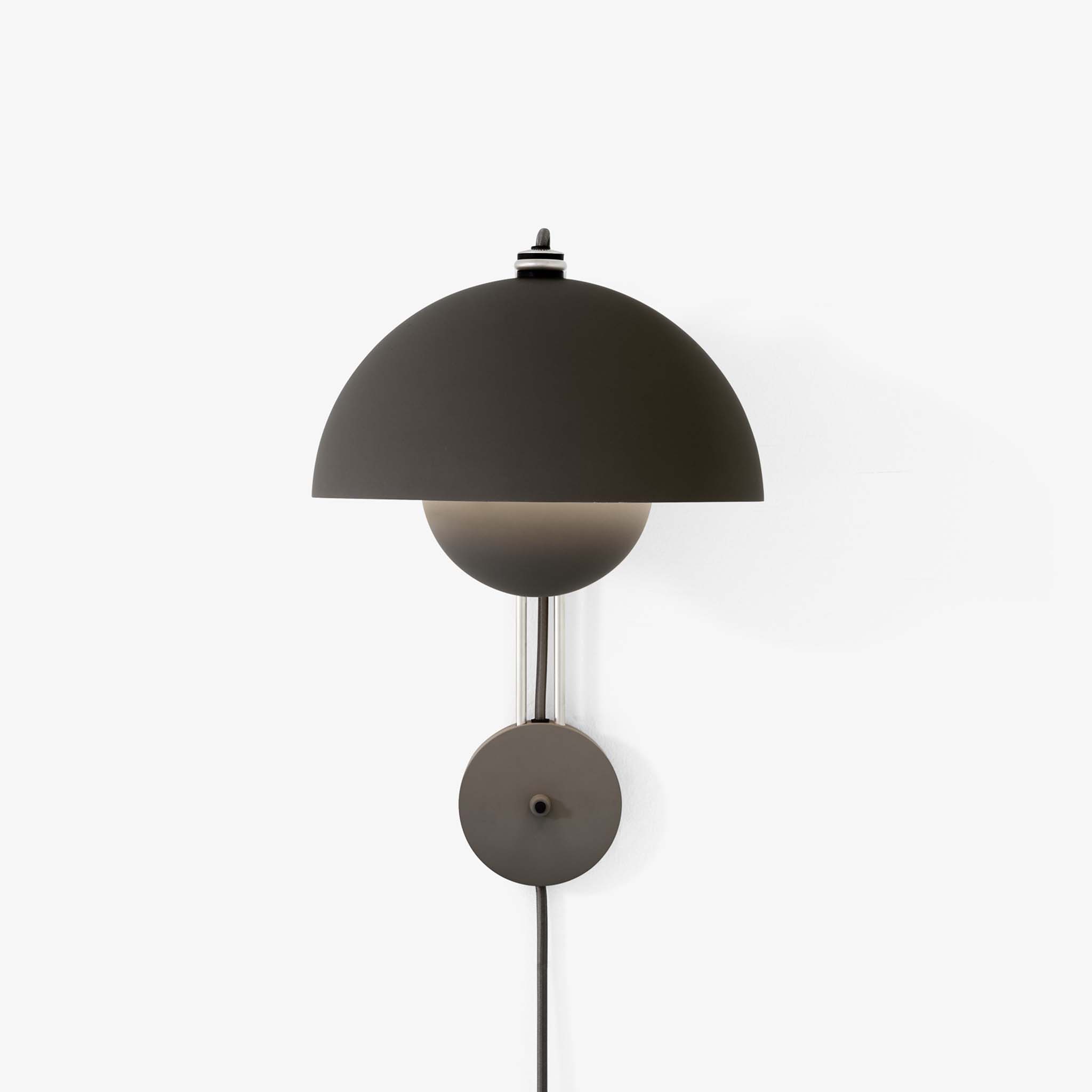 Flowerpot Wall Lamp VP8 by &Tradition