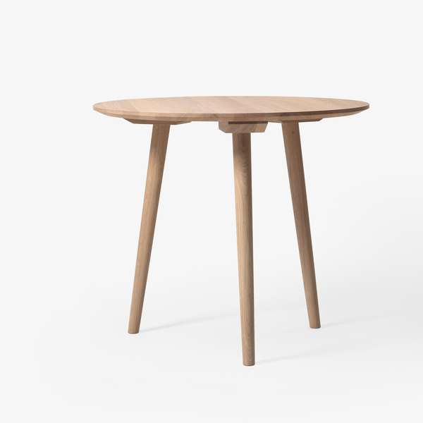 In Between Round Dining Table SK3 by &Tradition — haus®